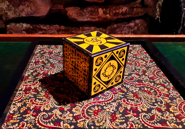 Demon Puzzle Cube to Silks
